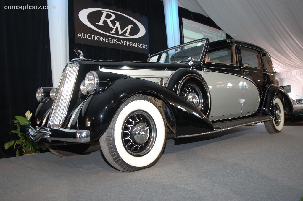 1937 Pierce-Arrow Model 1702